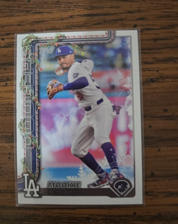2025 Topps Holiday #H52 Mookie Betts — front