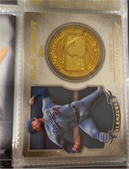 2016 Topps MLB Debut Medallion #MDM-FV Fernando Valenzuela — front