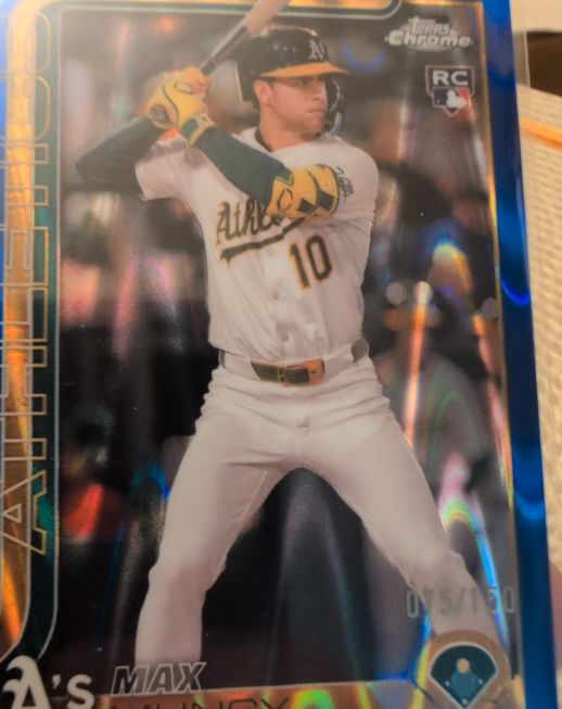 2025 Topps Chrome #221 Max Muncy — front