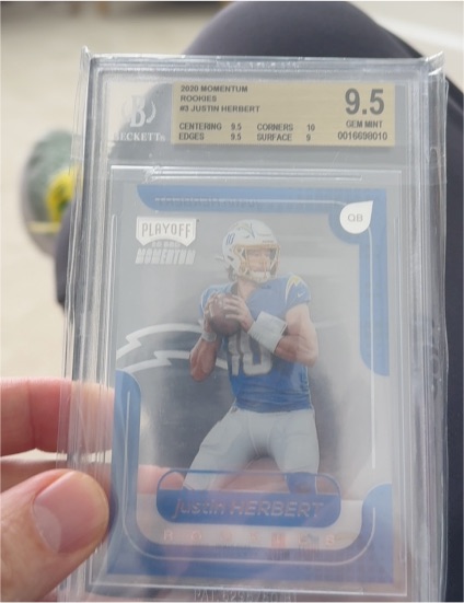 2020 Panini Chronicles Playoff Momentum Rookies #M3 Justin Herbert — front