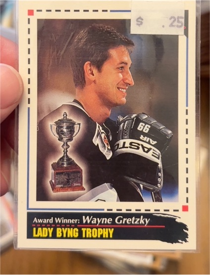 1992-93 Score #525 Wayne Gretzky Lady Byng Trophy — front