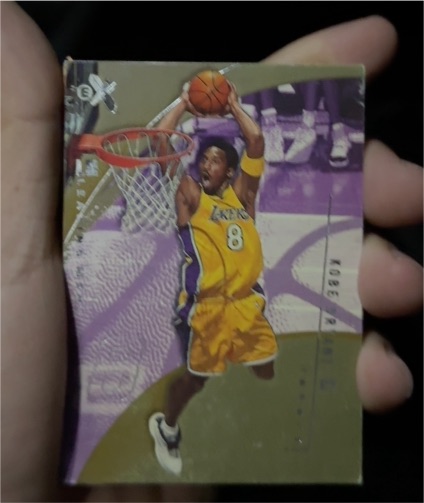 2001-02 Fleer EX #92 Kobe Bryant — front