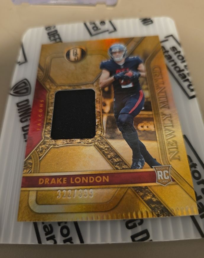 2022 Panini Gold Standard Newly Minted Rookie Patch #NMM-DLO Drake London — front