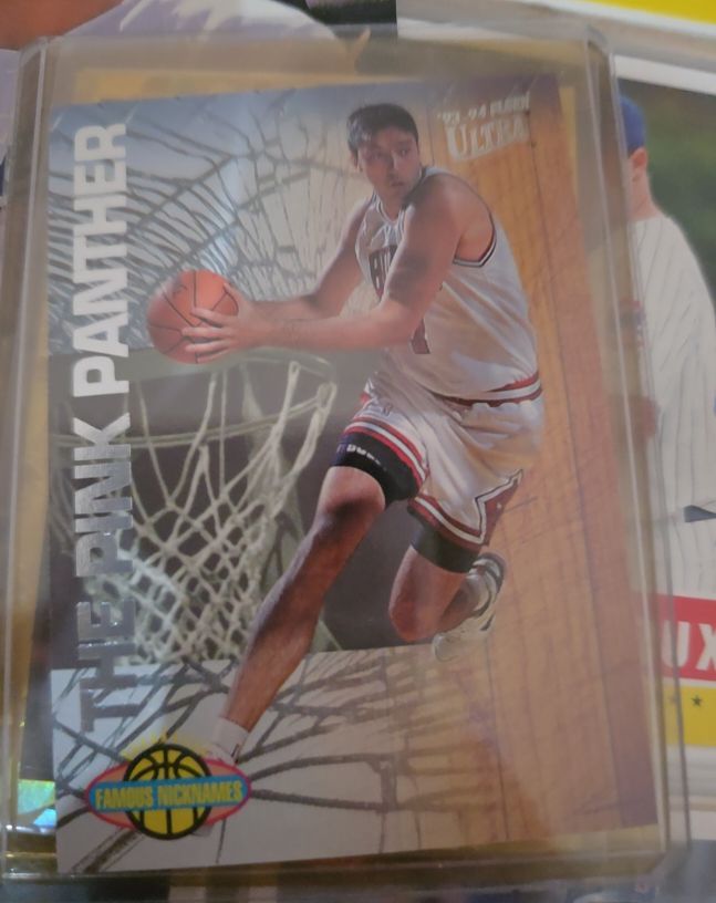 1993-94 Fleer Ultra #8 Toni Kukoc The Pink Panther — front