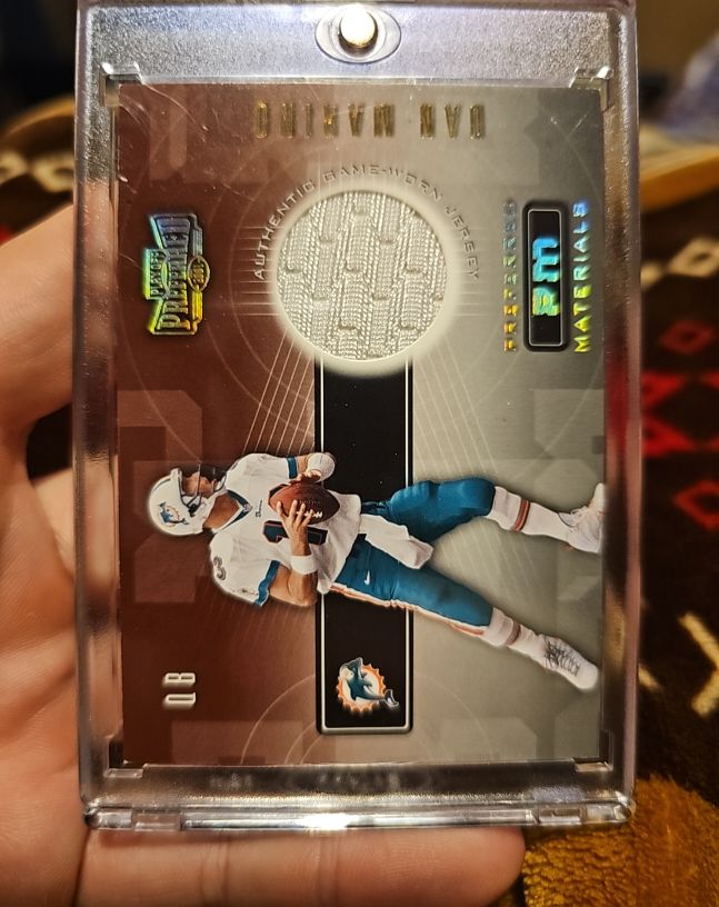 2001 Playoff Preferred Materials Dan Marino — front