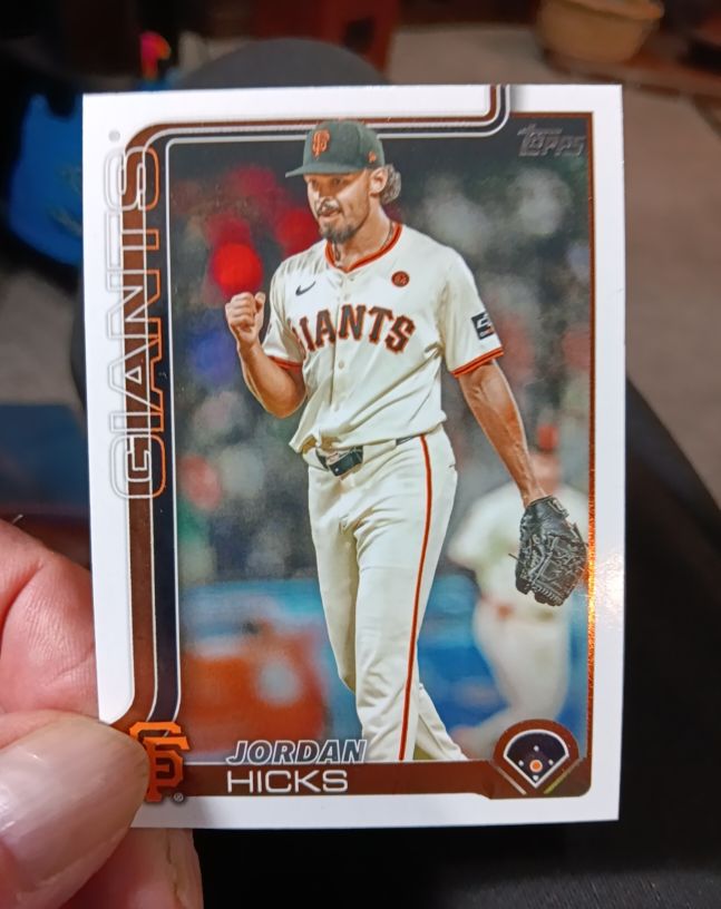 2025 Topps Series 2 #520 Jordan Hicks — front