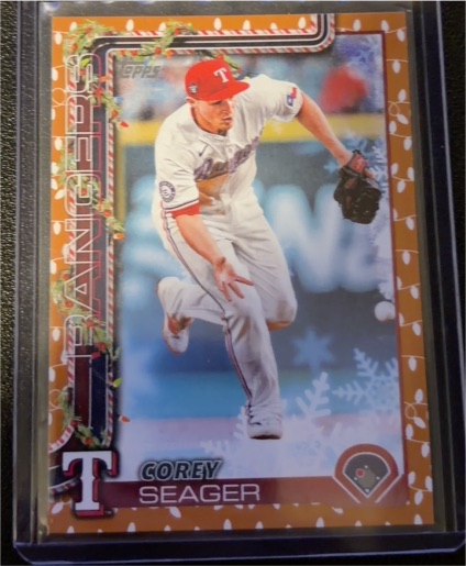 2025 Topps Holiday #H125 Corey Seager — front