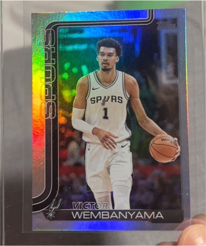2025-26 Topps Basketball #195 Victor Wembanyama — front