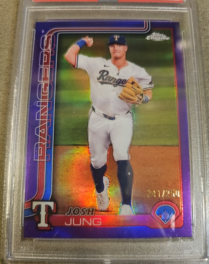 2025 Topps Chrome #220 Josh Jung — front