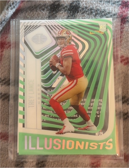2021 Panini Illusions #ILL-12 Trey Lance Illusionists Emerald — front