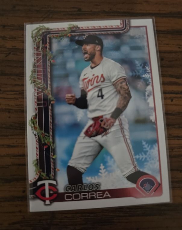 2025 Topps Holiday #H175 Carlos Correa — front