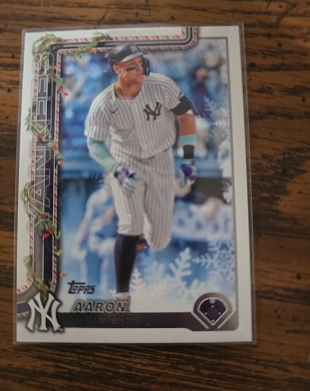 2025 Topps Holiday #H161 Aaron Judge — front