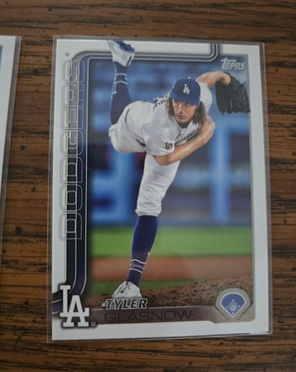 2025 Topps Series 1 #201 Tyler Glasnow — front