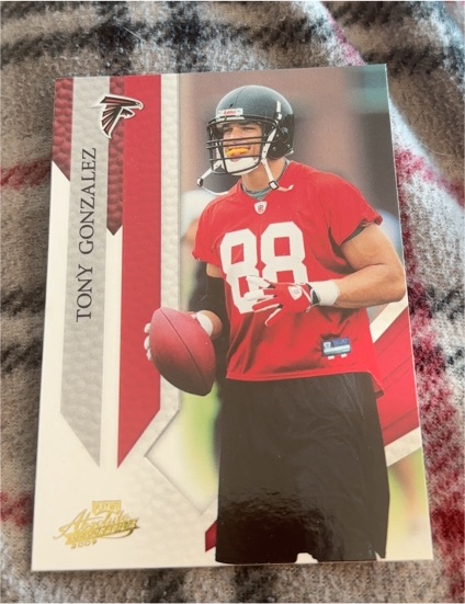2009 Playoff Absolute Memorabilia #51 Tony Gonzalez — front