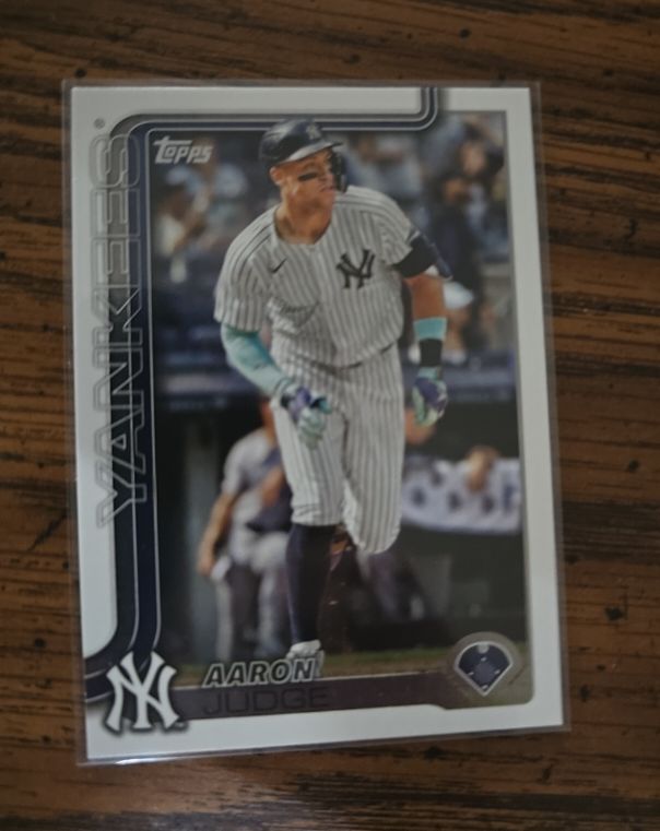2025 Topps Series 1 #300 Aaron Judge — front