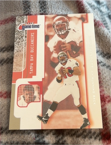 2001 Fleer Game Time #105 Mike Alstott — front