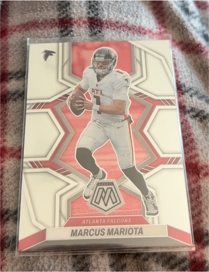 2022 Panini Mosaic Football #7 Marcus Mariota — front