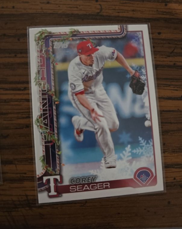 2025 Topps Holiday #H125 Corey Seager — front