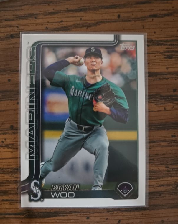 2025 Topps #327 Bryan Woo — front