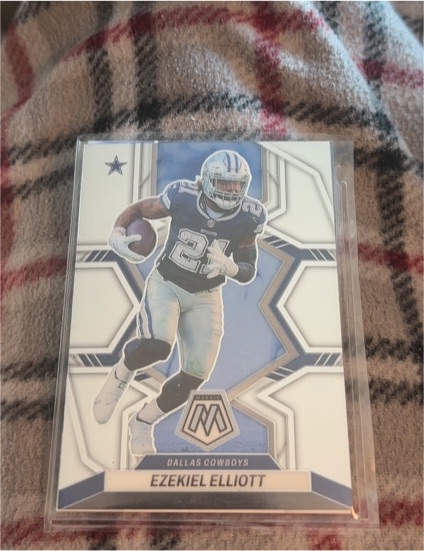 2022 Panini Mosaic #53 Ezekiel Elliott — front