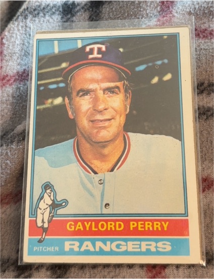 1976 Topps #55 Gaylord Perry — front