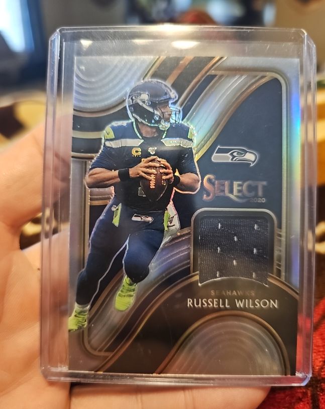 2020 Panini Select Russell Wilson Silver Prizm Swatch Jersey — front