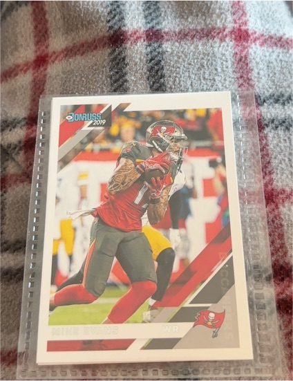 2019 Donruss #236 Mike Evans — front