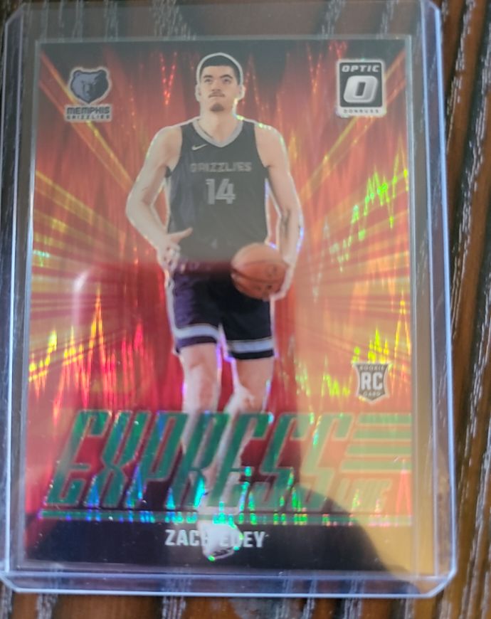 2024-25 Panini Donruss Optic #10 Zach Edey Express Lane Purple Prizm Rookie — front