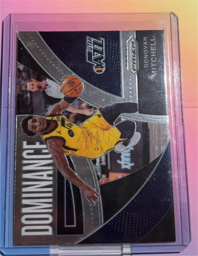 2021-22 Panini Prizm #11 Donovan Mitchell Dominance — front