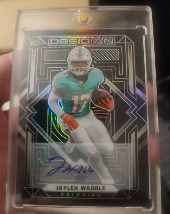 2021 Panini Obsidian #113 Jaylen Waddle — front