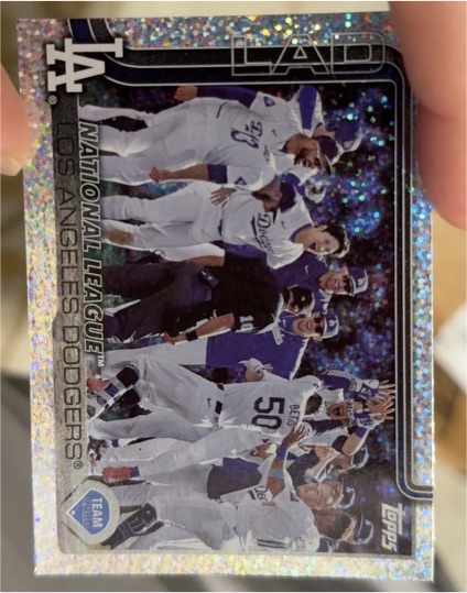 2025 Topps #302 Los Angeles Dodgers Team Card — front