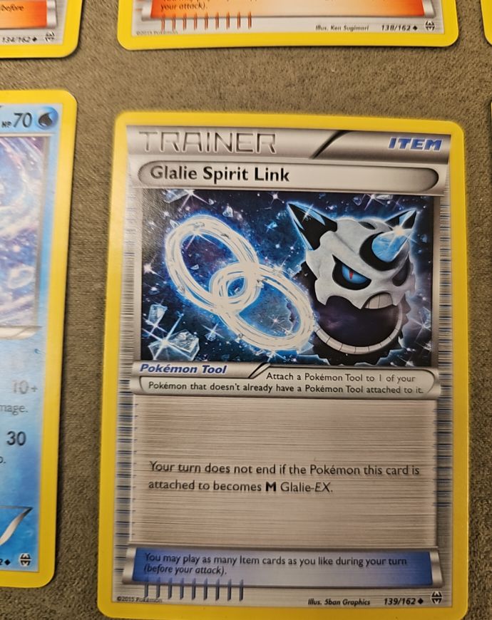2015 Pokémon Breakthrough #139 Glalie Spirit Link — front