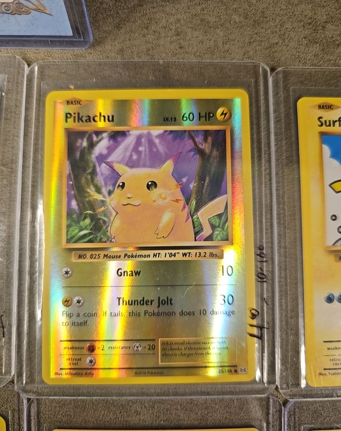 2016 Pokémon XY Evolutions #35 Pikachu — front