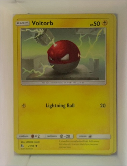 2019 Pokémon Hidden Fates #21 Voltorb — front