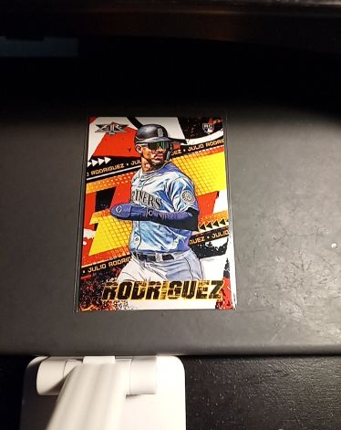 2022 Topps Fire #107 Julio Rodriguez — front
