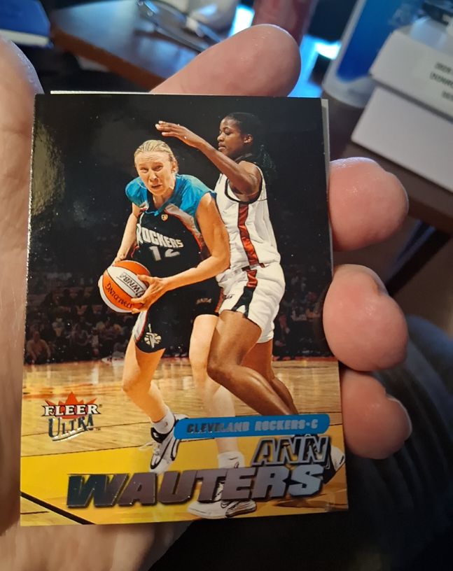 2001 Fleer Ultra WNBA Cleveland Rockers-C Ann Wauters — front