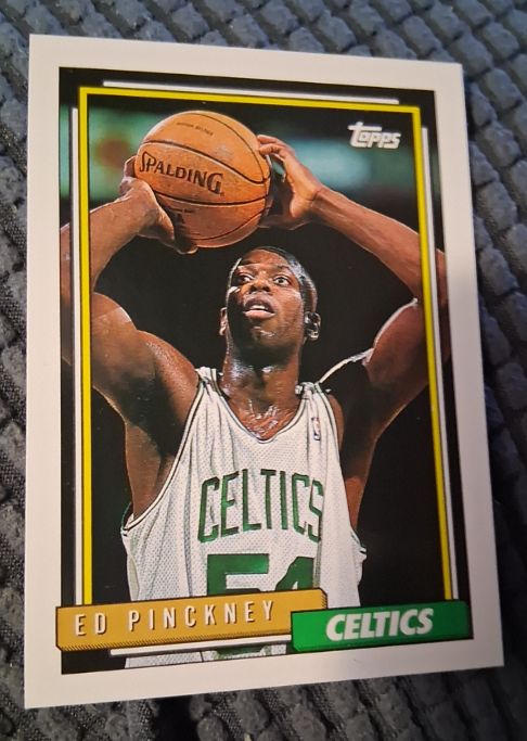 1992-93 Topps #231 Ed Pinckney Boston Celtics — front