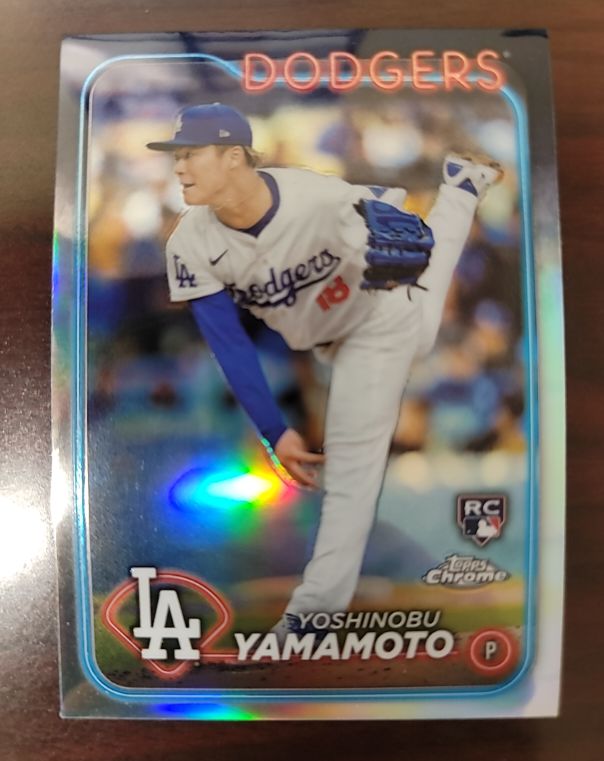 2024 Topps Chrome #18 Yoshinobu Yamamoto — front
