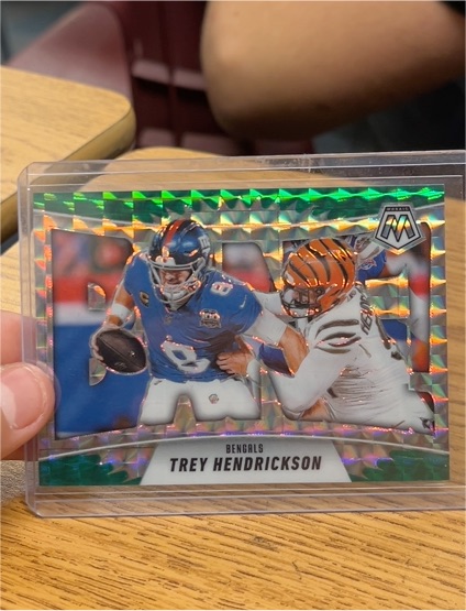 2025 Panini Mosaic Bang! Green Trey Hendrickson #1 — front