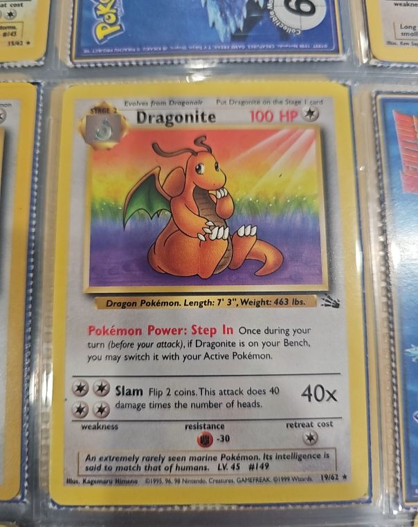 1999 Pokémon Fossil #19 Dragonite — front