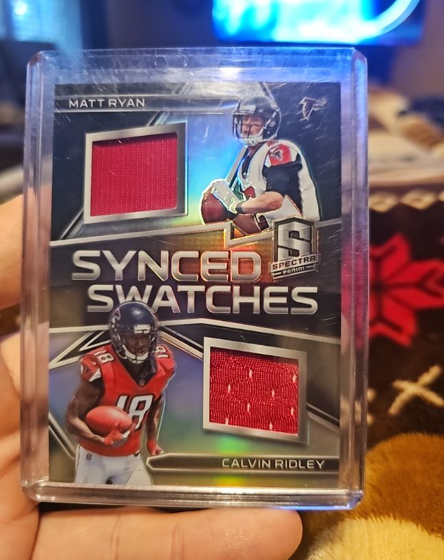 2018 Panini Spectra #Synced Swatches Matt Ryan Calvin Ridley — front