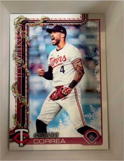 2025 Topps Holiday #H175 Carlos Correa — front