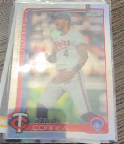 2025 Topps Chrome #204 Carlos Correa — front
