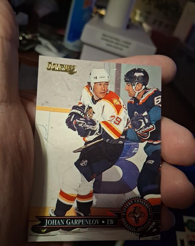 1995 Donruss #29 Johan Garpenlov — front
