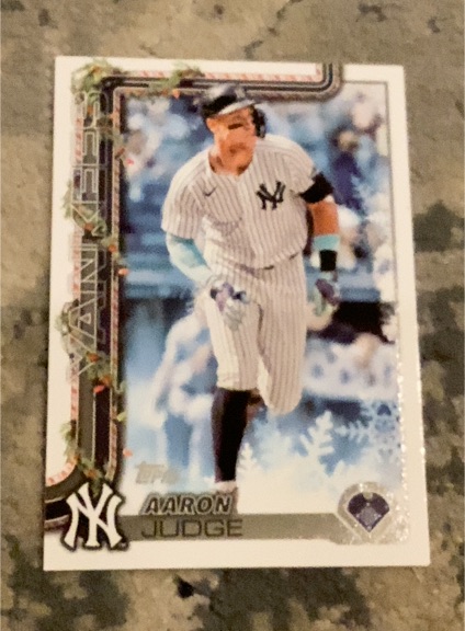 2025 Topps Holiday #H161 Aaron Judge — front