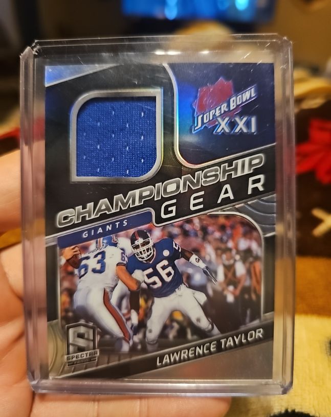 2020 Panini Spectra Championship Gear #CG-LT Lawrence Taylor — front