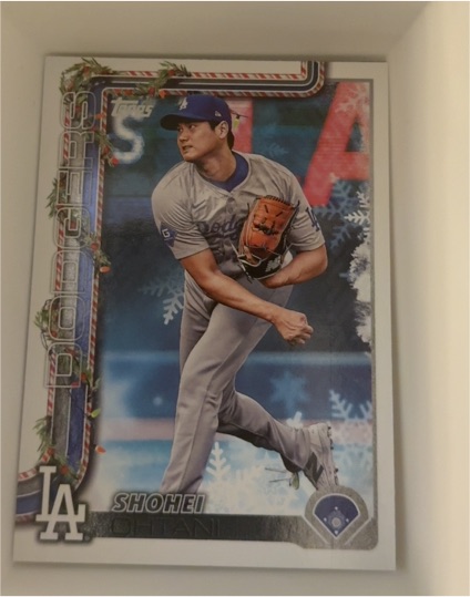 2025 Topps Holiday #H1 Shohei Ohtani — front