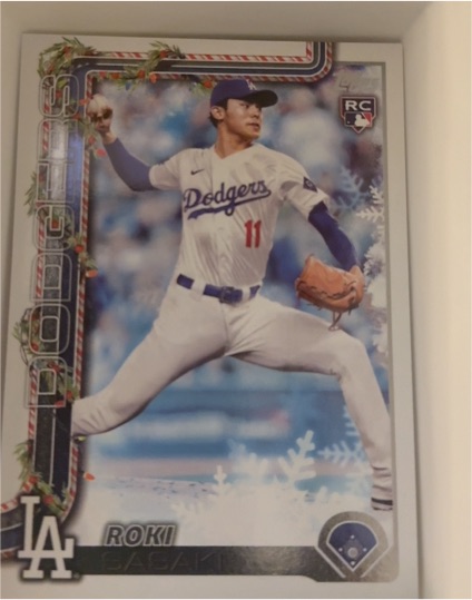 2025 Topps Holiday #H23 Roki Sasaki — front