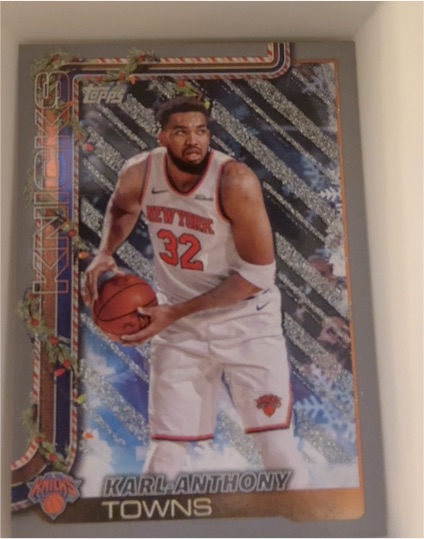 2025-26 Topps Holiday #H16 Karl-Anthony Towns — front