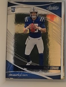 2025 Panini Absolute #172 Riley Leonard — front